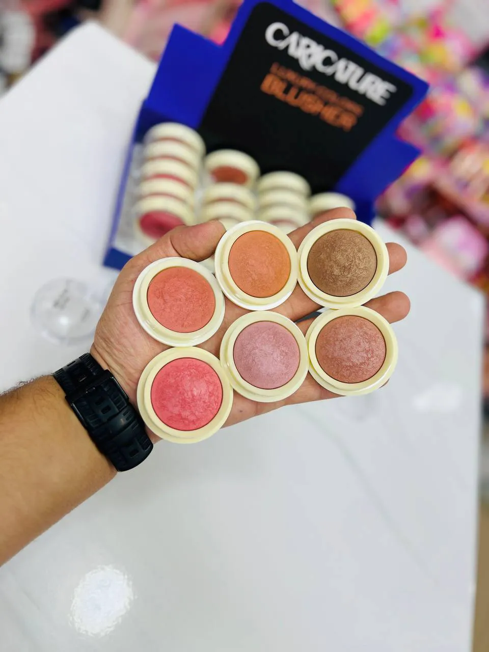 رژگونه پودری کاریکچر