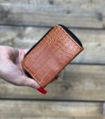 جاکارتی قهوه ای