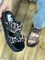 صندل بند پهن پلنگی سگک لژ دار