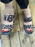 صندل دو بند پلنگی سگک پاشنه pvc