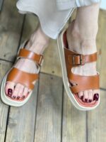 صندل دوبند کمربندی لببر با سگک لژدار عسلی